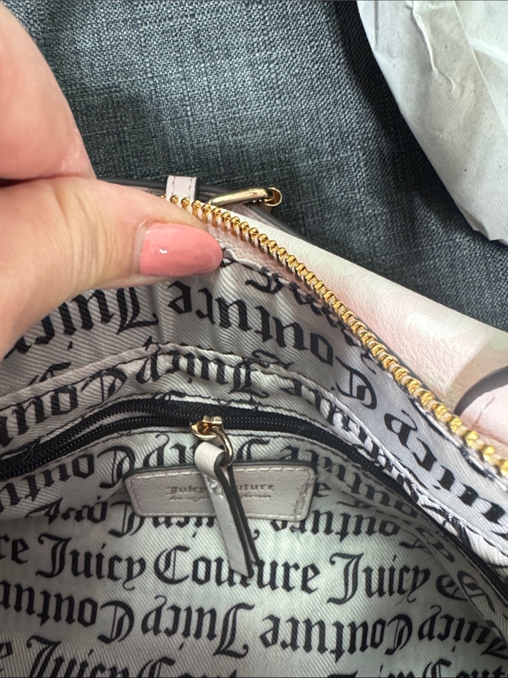 Juicy Couture Love Your Couture Pink & White Quilted Handbag w/ Card Holder - Picture 10 of 14